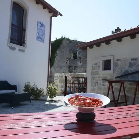 Guest house Casa Da Lima - Nestled In Nature On Santiago's And Fatima's Path, Close To Coimbra And Rabacal